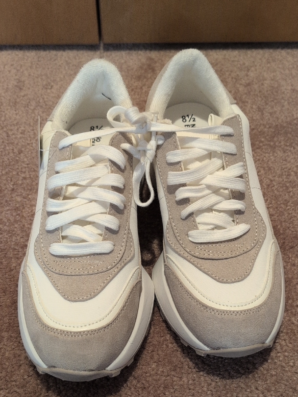 Cute No Boundaries Chunky Sneaker. 8 1/2